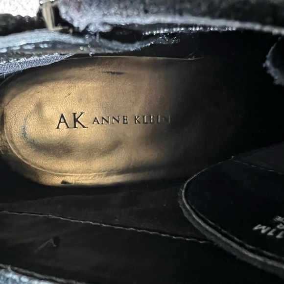 Ann Klein Black Suede Ankle Boot, Size 11 - Picture 10 of 10